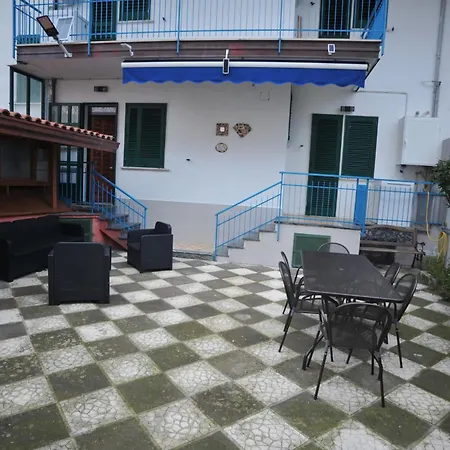 Coastal Cliff, Amalfi Lifestyle * Pianillo