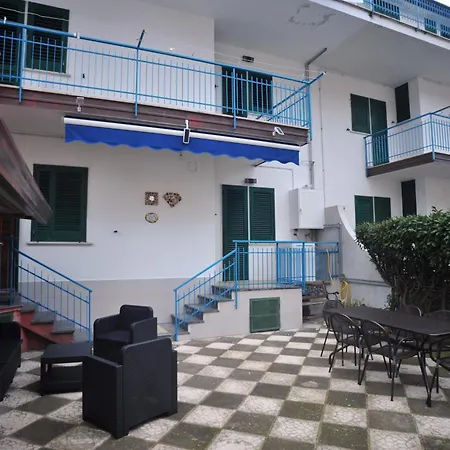 Coastal Cliff, Amalfi Lifestyle Apartment
